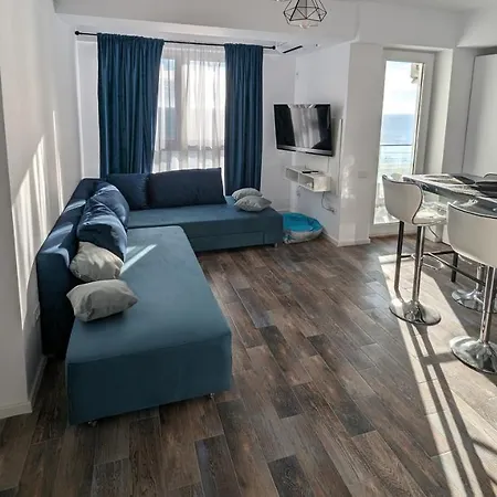 Black Sea Overlook Apartment *